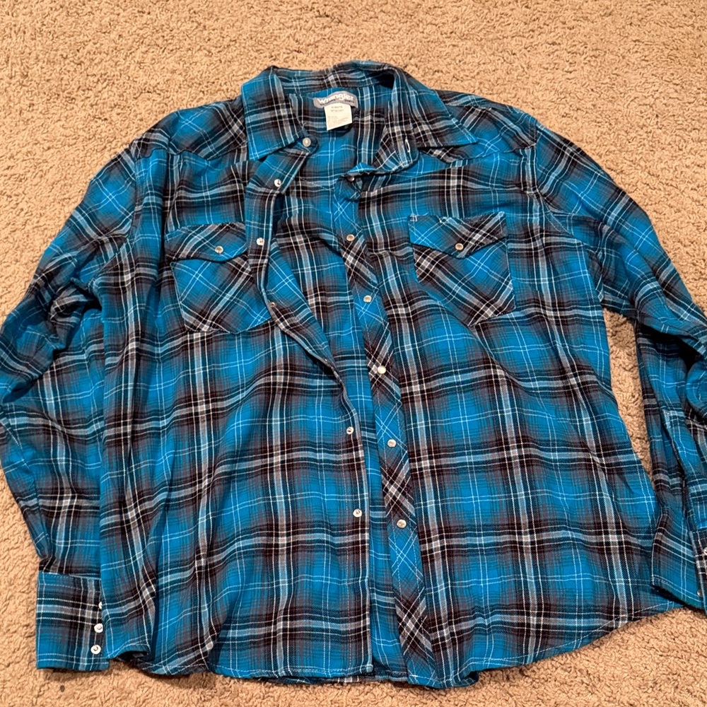 Wrangler Plaid Button-Up Shirt